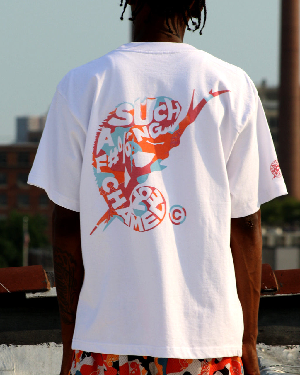 Sunlight-Reveal Chameleon Tee (Magenta-Blue-Orange)