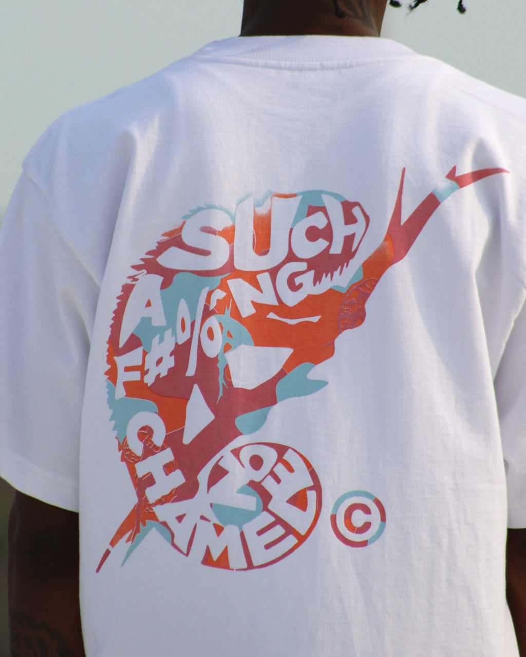 Sunlight-Reveal Chameleon Tee (Magenta-Blue-Orange)